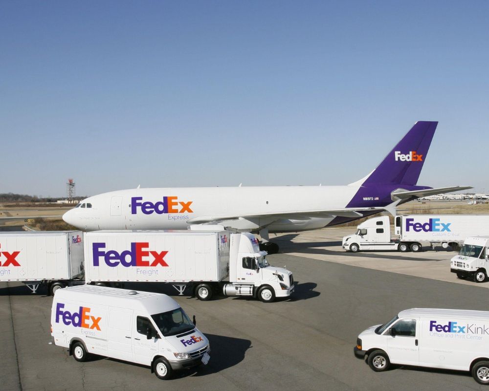 Opportunity to increase share of global manufacturing in India: FedEx CEO